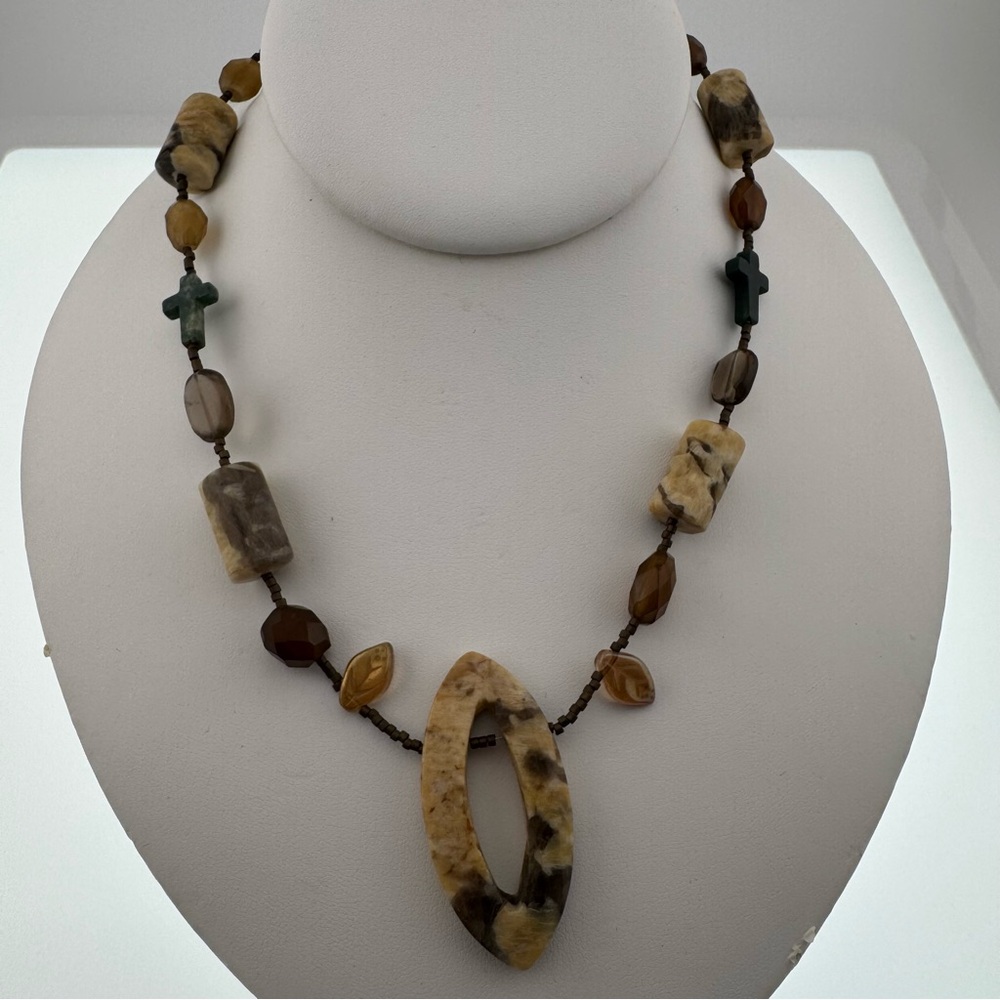 Elegant Multi-Stone Necklace Detailed 11 inch Length